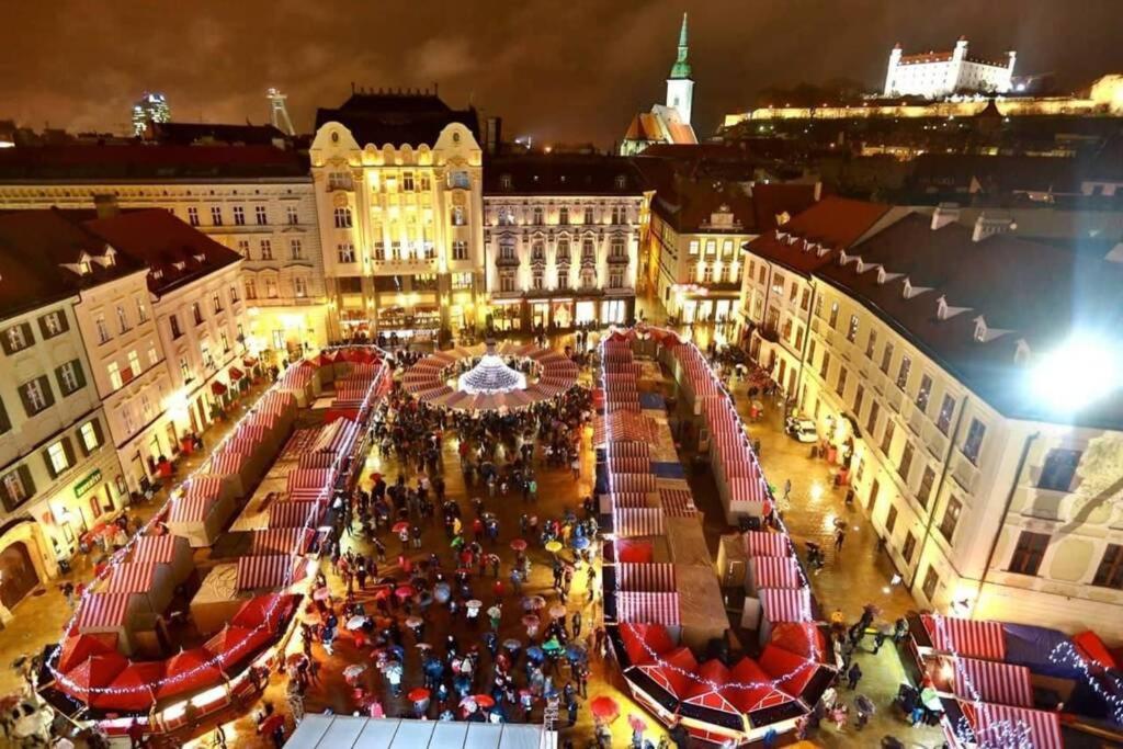 Apartamento Boutique Flat In Old Town Bratislava Exterior foto