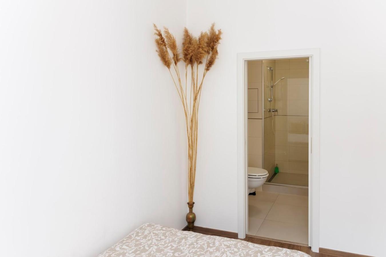 Apartamento Boutique Flat In Old Town Bratislava Exterior foto